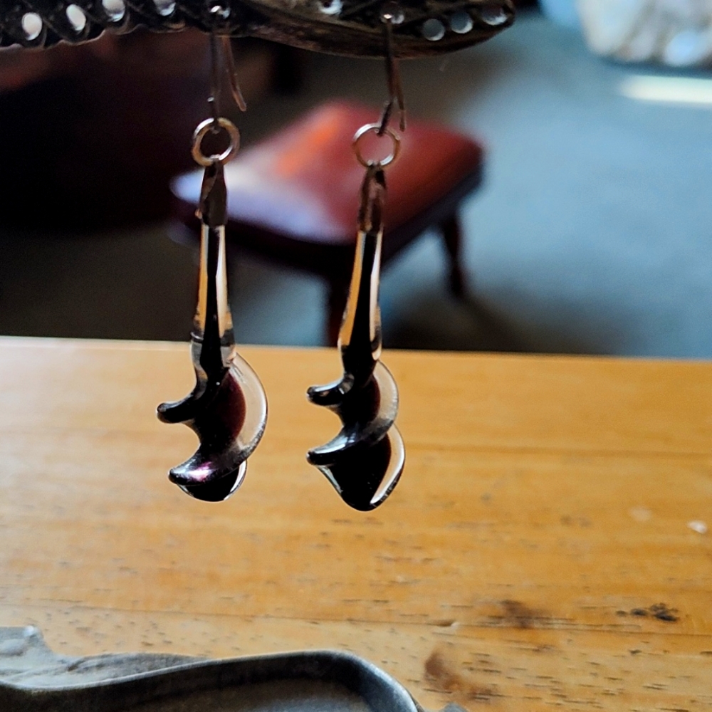 Glass swirl black and clear dangle earrings